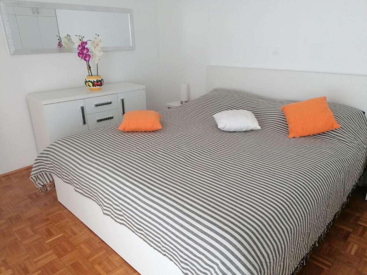 Apartman Petra Pula Eksteriør billede