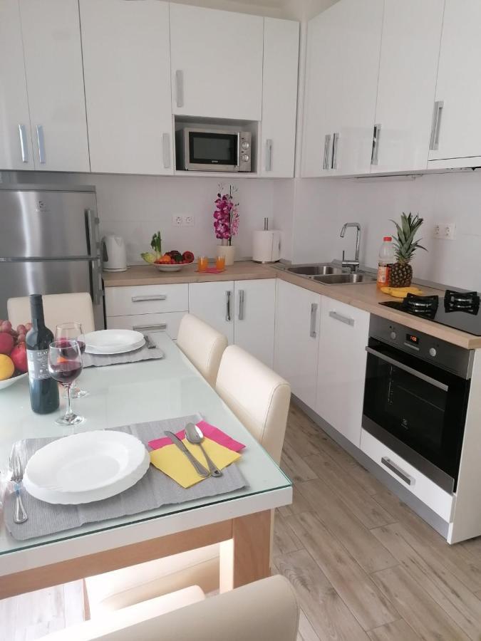 Apartman Petra Pula Eksteriør billede