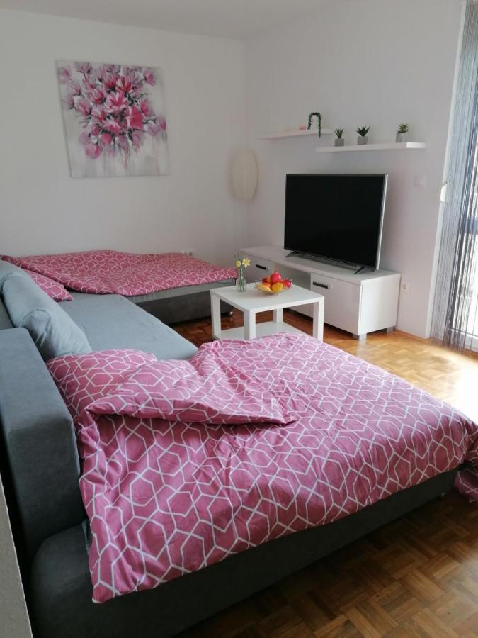 Apartman Petra Pula Eksteriør billede